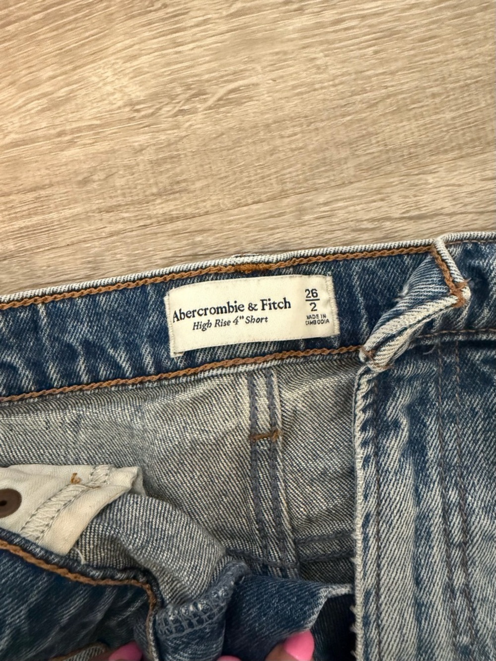 Abercrombie & Fitch High rise 4” Jean shorts. - Picture 4 of 4